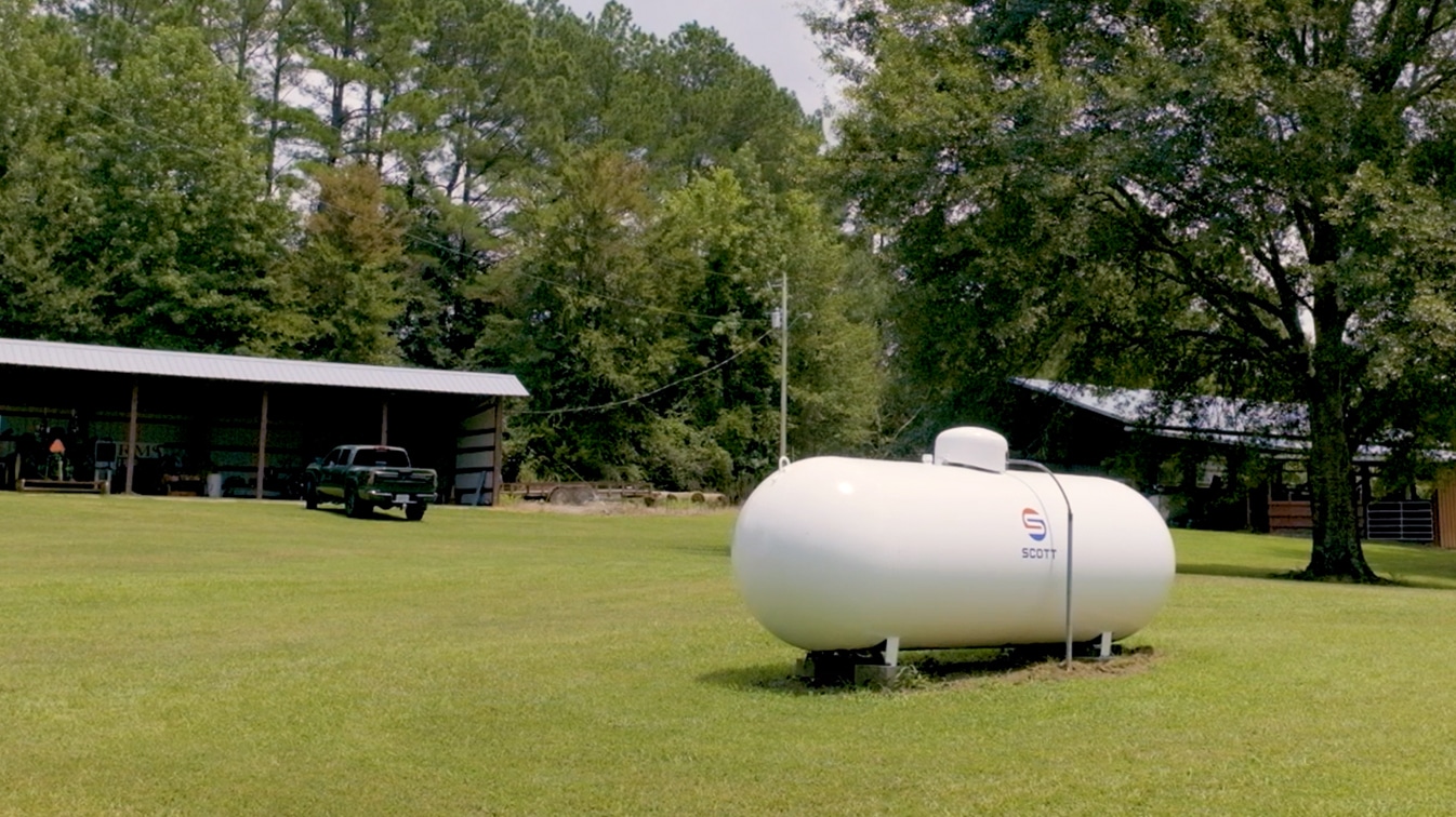 tank-rental Deliver driver connecting diesel hose